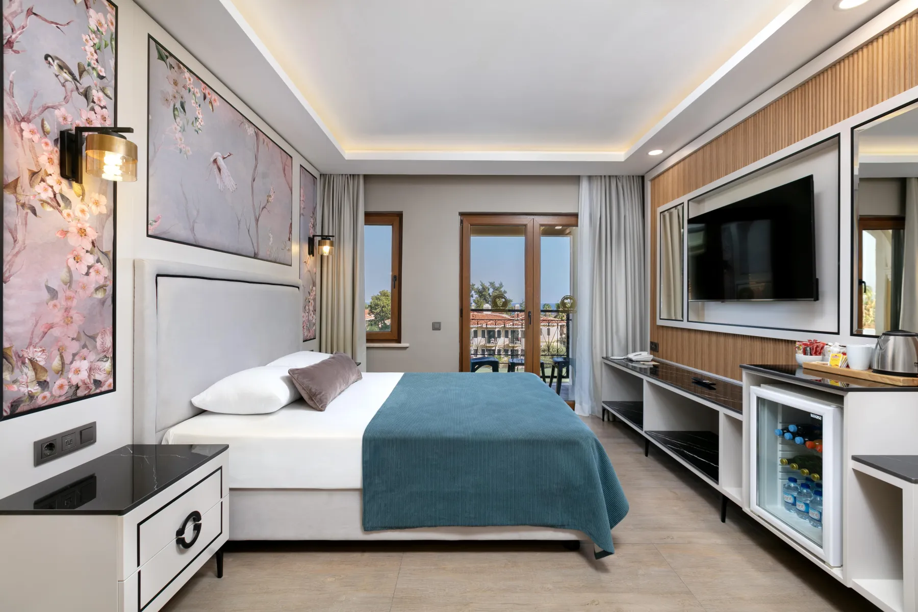Comfort Main Building Senior Suite with Sea View